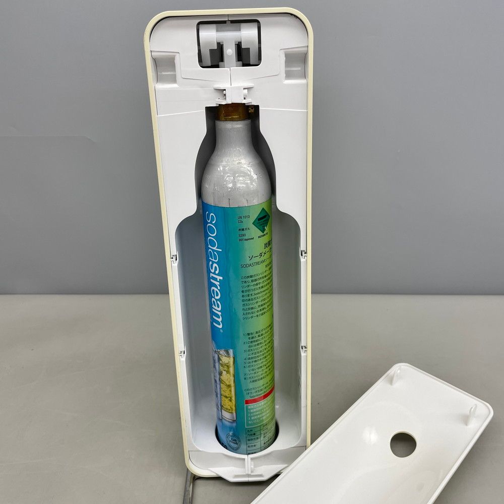 ソーダストリーム SOURCE 家庭用炭酸水メーカー ガスシリンダー付き 