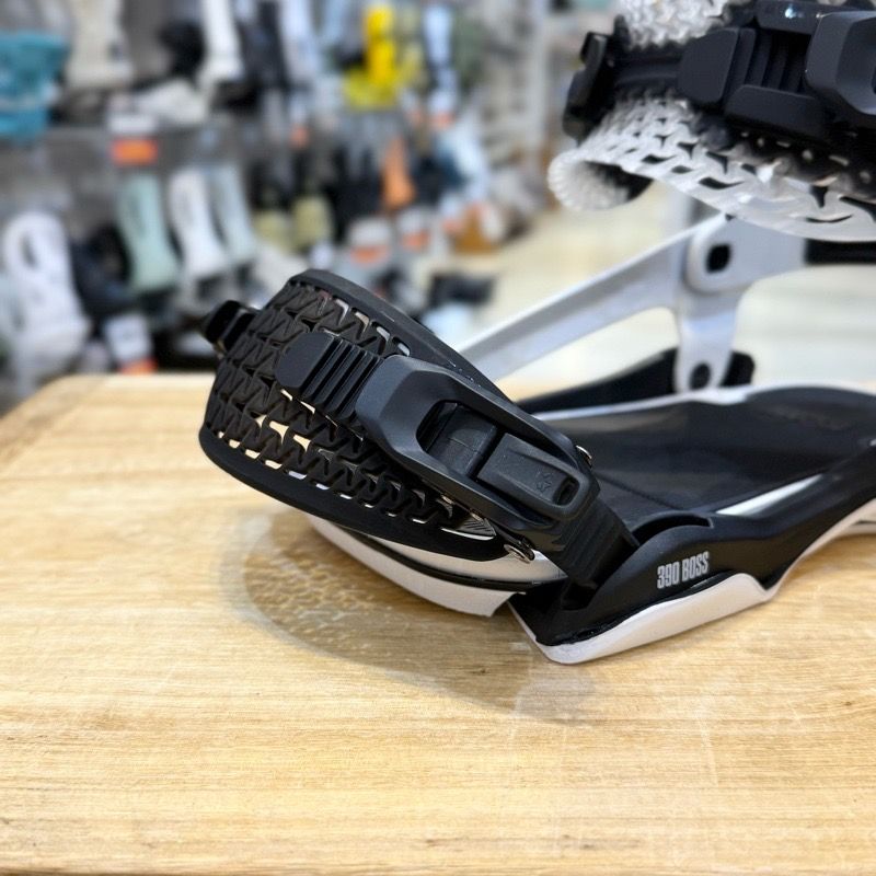 25-26 ROME 390 BOSS AW カラー:WHT/BLK MLサイズ ローム メンズ