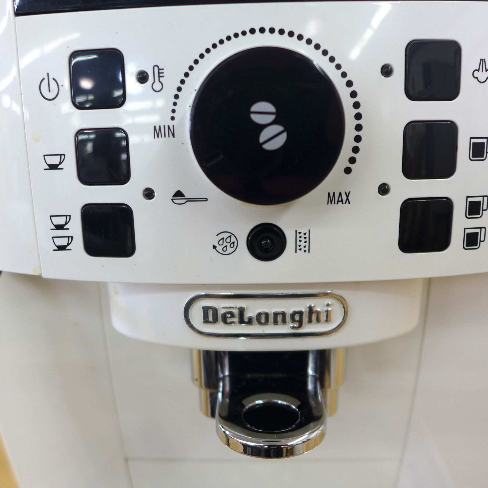 中古品 デロンギ マグニフィカS ECAM22112W 全自動エスプレッソマシン
