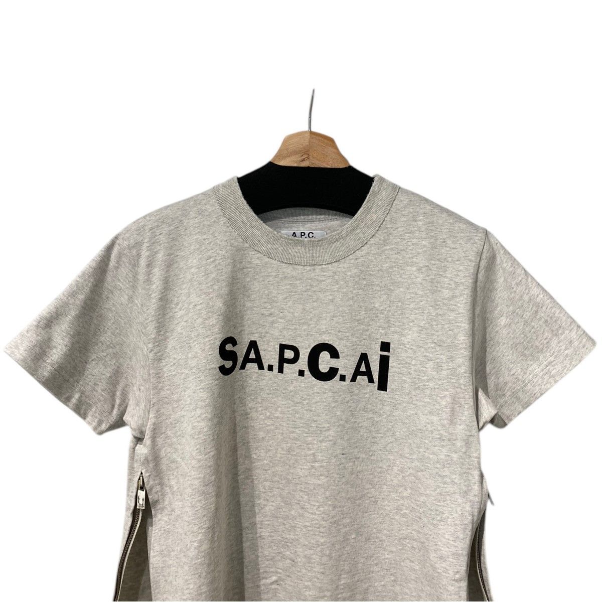sacai×A．P．C． 21SS T-SHIRT KIYO LOGOロゴSIDEサイドZIPTシャツ