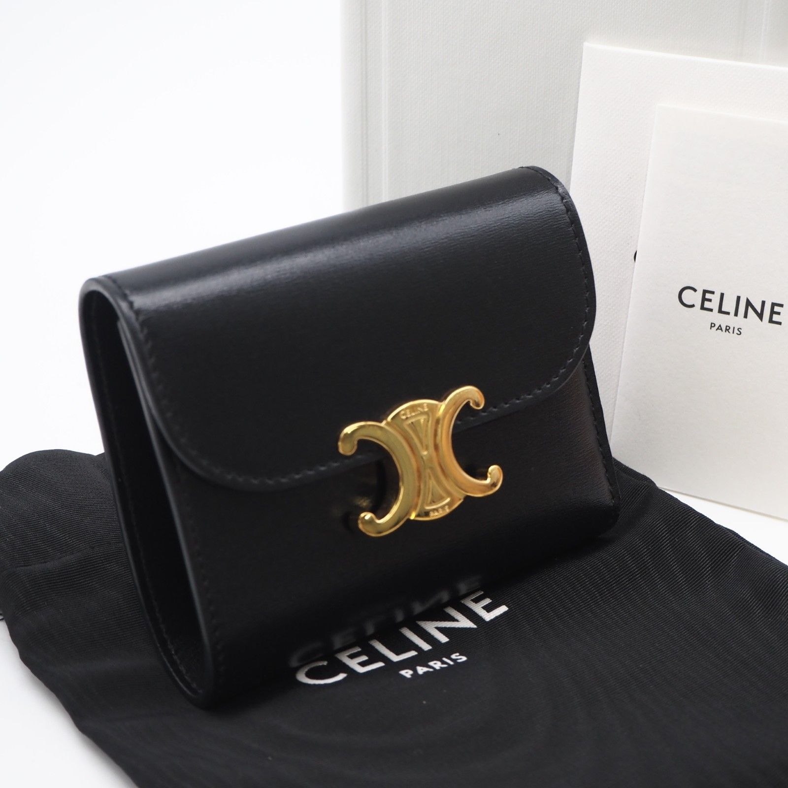 ★3日以内返品可★ CELINE セリーヌ シャイニーカーフスキン スモール フラップウォレット トリオンフ 10D783 三つ折り財布 ブラック ゴールド カーフレザー レディース