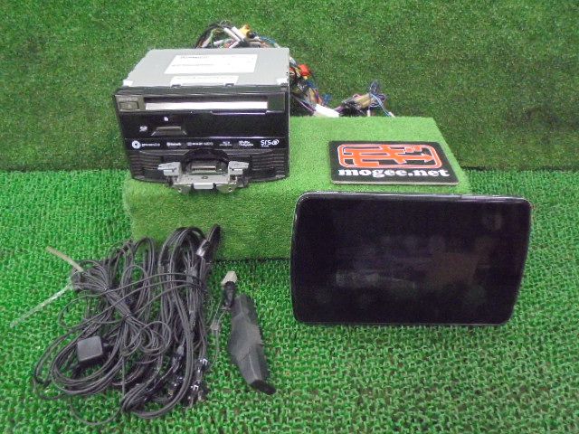 1FU3025 ABV2 トヨタ エスティマ ACR50W/ACR55W アエラスGED にて使用 　ストラーダ　９インチフローティングナビゲーション　CN-F1XD