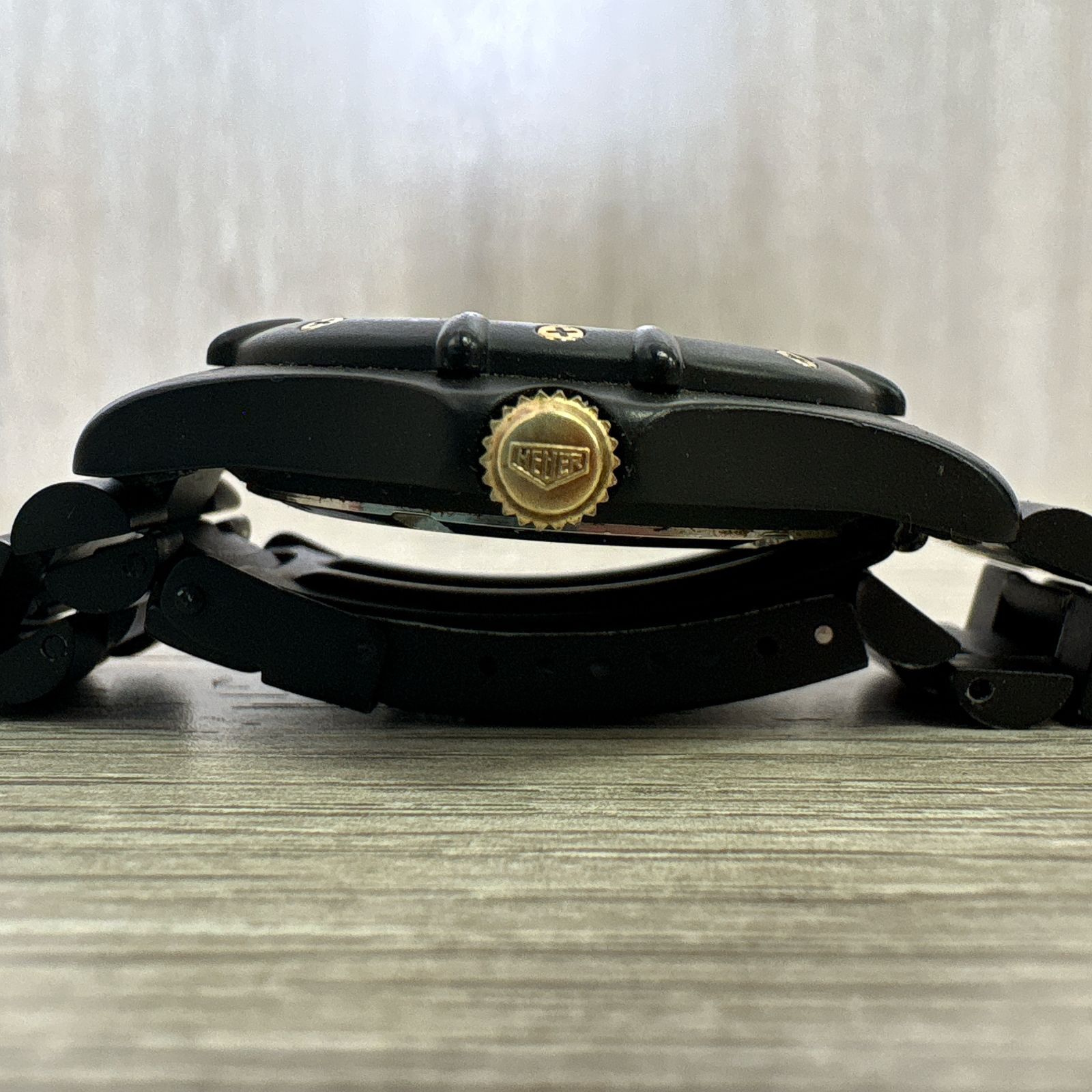 TAG HEUER HEUER 2000 953.006 クォーツ メンズ腕時計 黒 金 200M 旧 