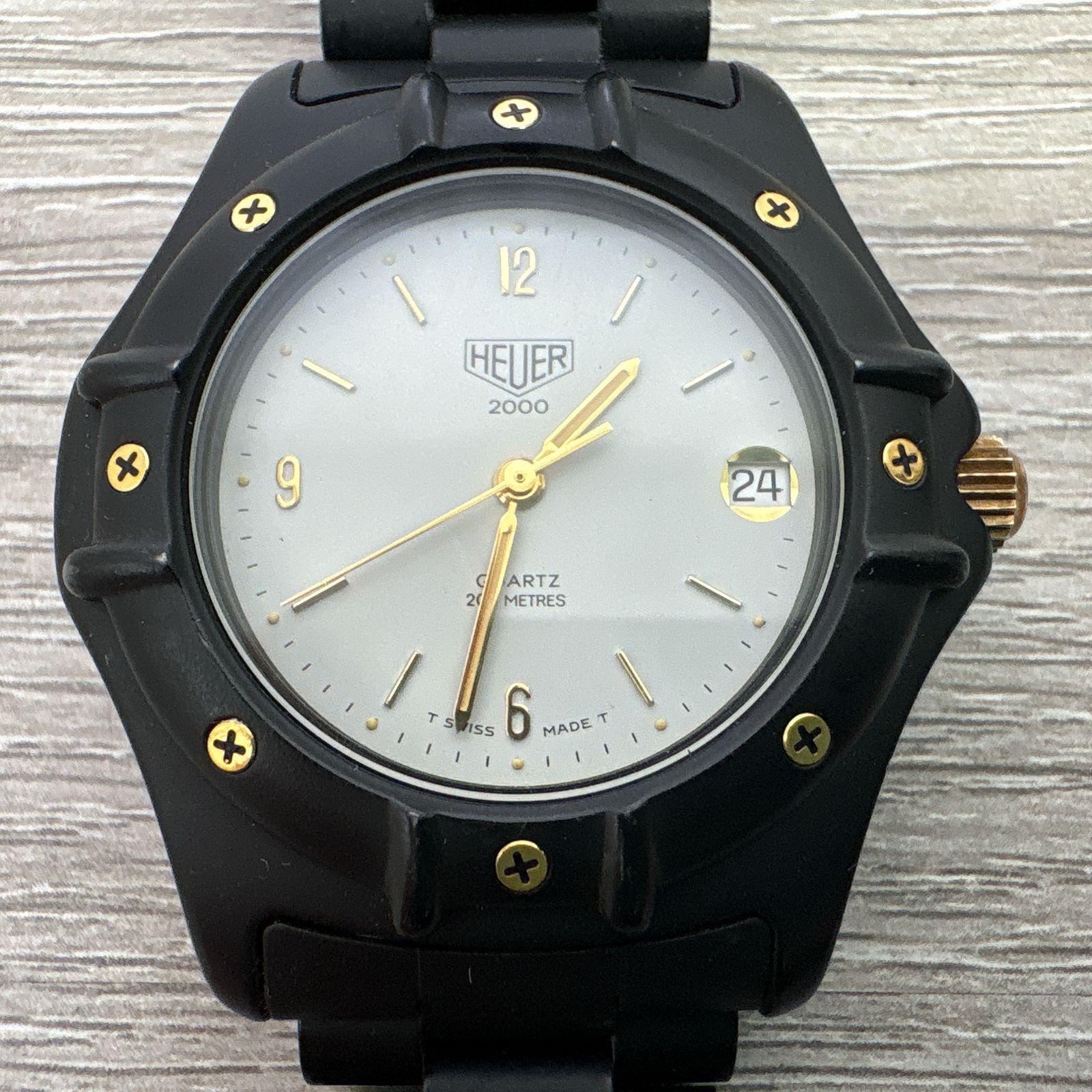 TAG HEUER HEUER 2000 953.006 クォーツ メンズ腕時計 黒 金 200M 旧 