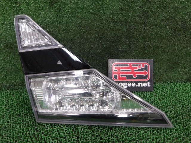 1FU4502 ADC3 トヨタ ヴェルファイア ANH20W 後期型 2.4Z 7人 フィニッシャーランプ左　コイト58-35
