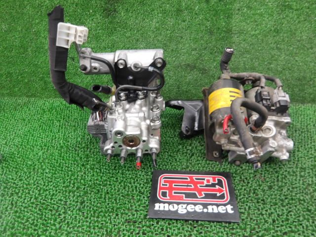 3FV4024 BAB5 トヨタ プリウス ZVW30 後期型 S ABSアクチュエーター+ブレーキブースター　　47210-47330