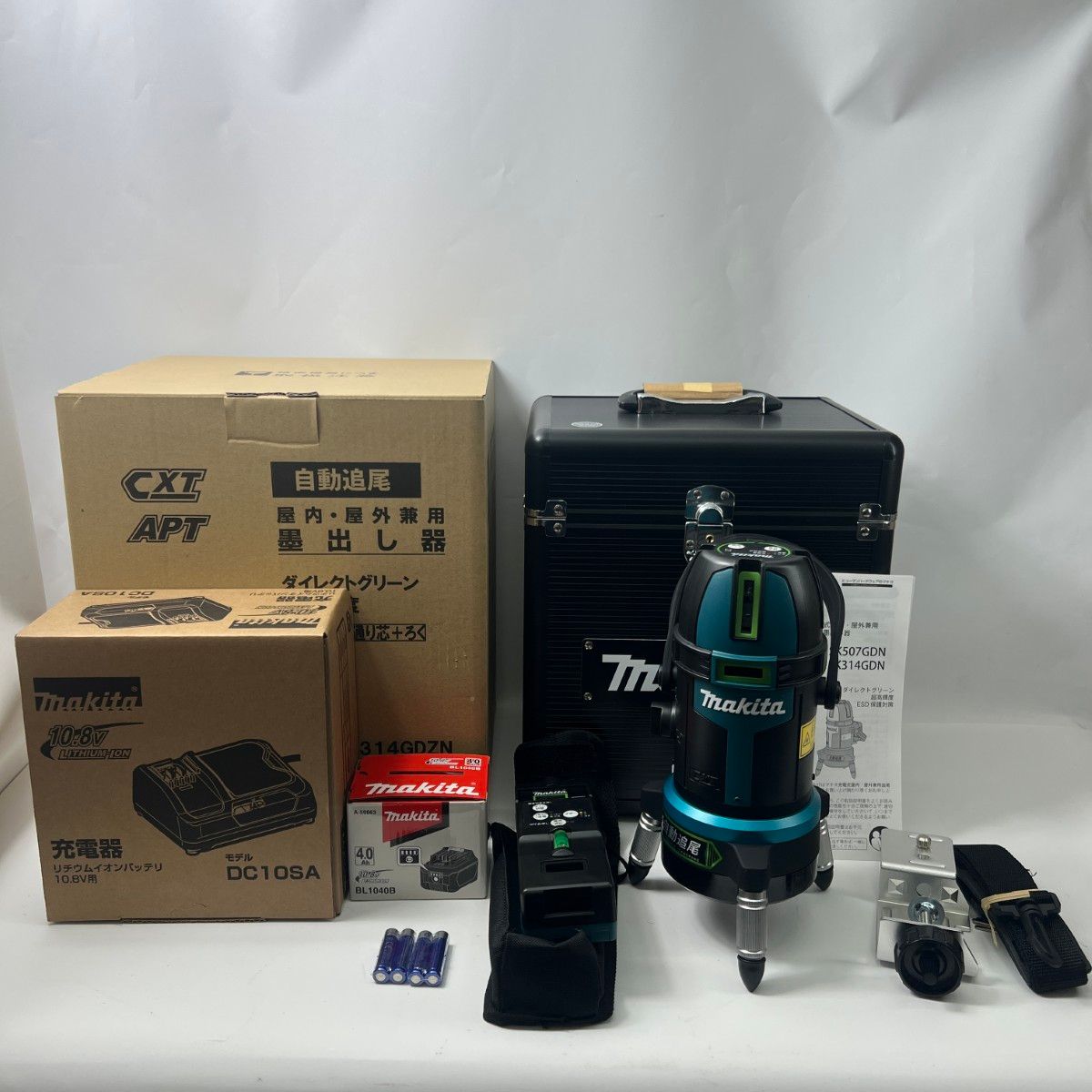 MAKITA マキタ 充電式屋内･屋外兼用追尾墨出し器 SK314GDZN 未使用品 充電器・充電池1個・ケース付