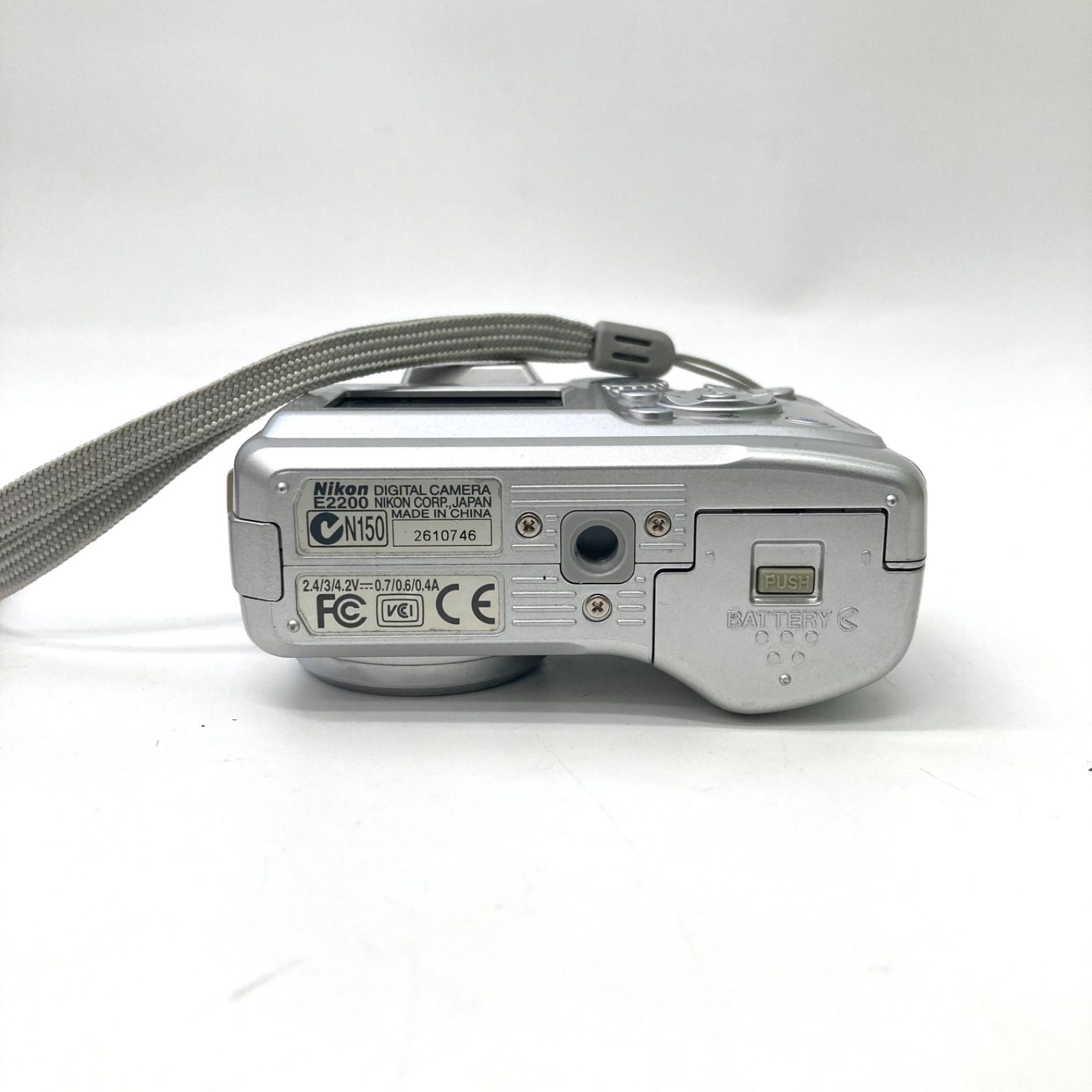 Nikon】ニコン COOLPIX クールピクス 2200 シルバー コンパクト