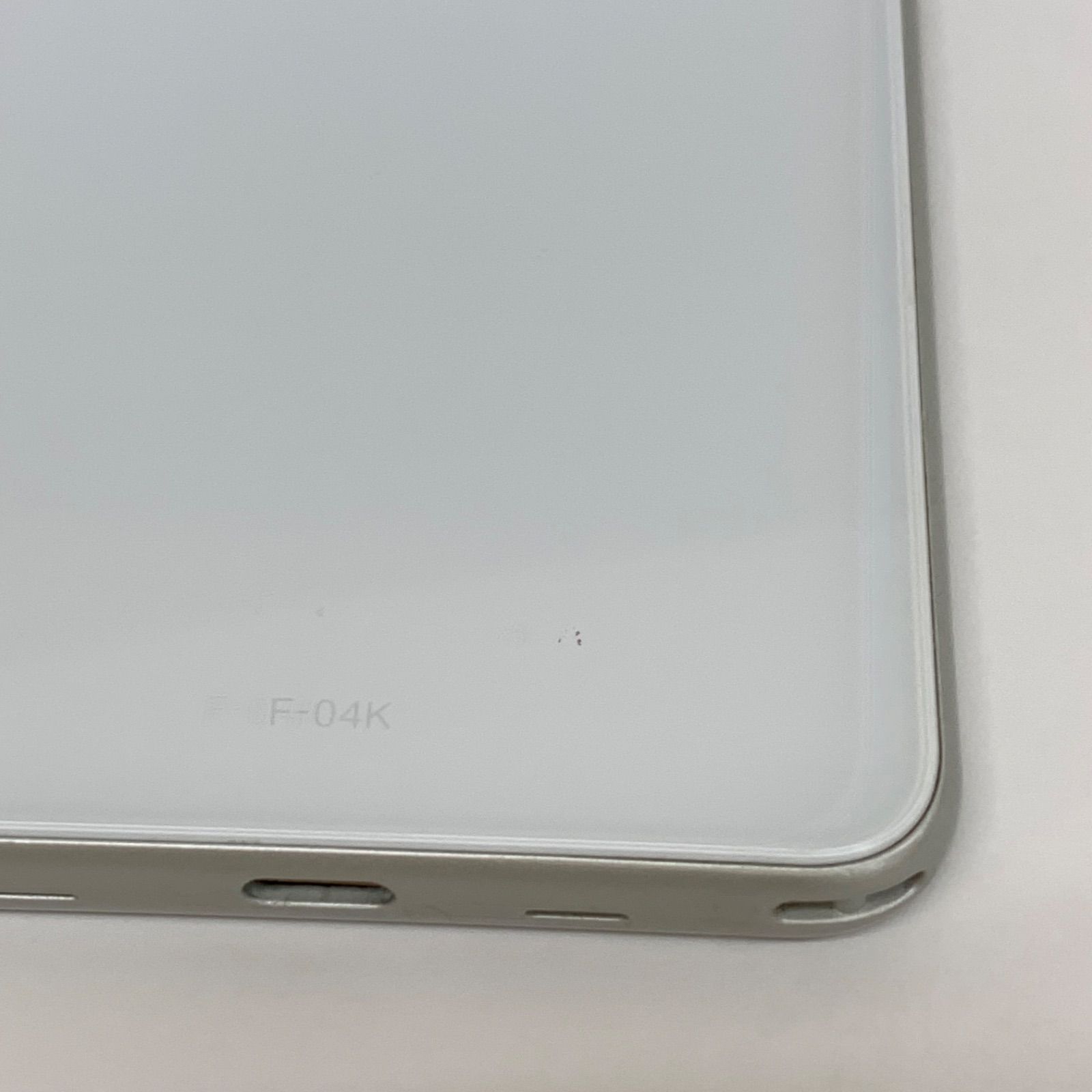 docomo arrows F-04K ホワイト 32GB 良好電池 - メルカリ
