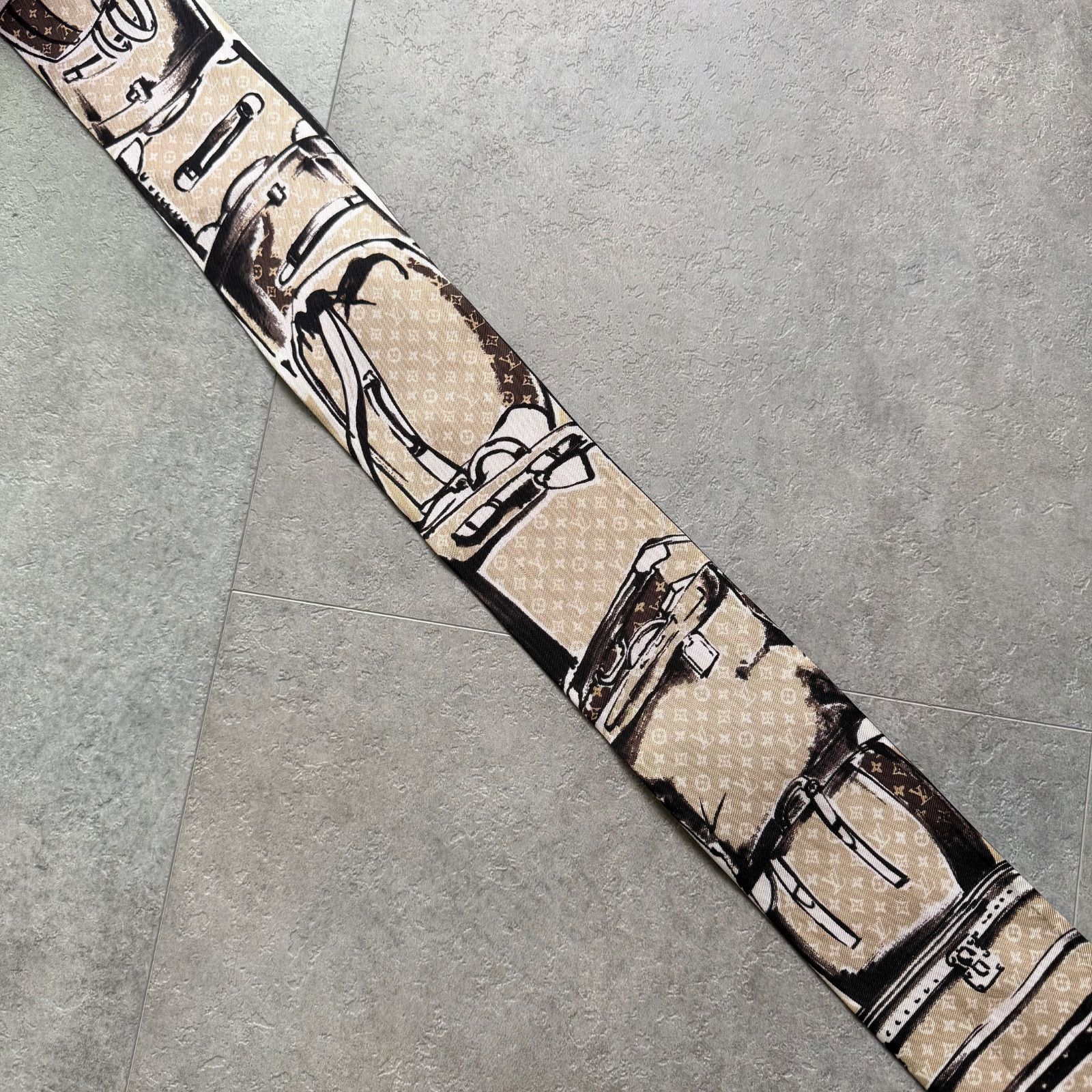 LOUIS VUITTON ルイヴィトン バンドー トランク シルク ツイリー