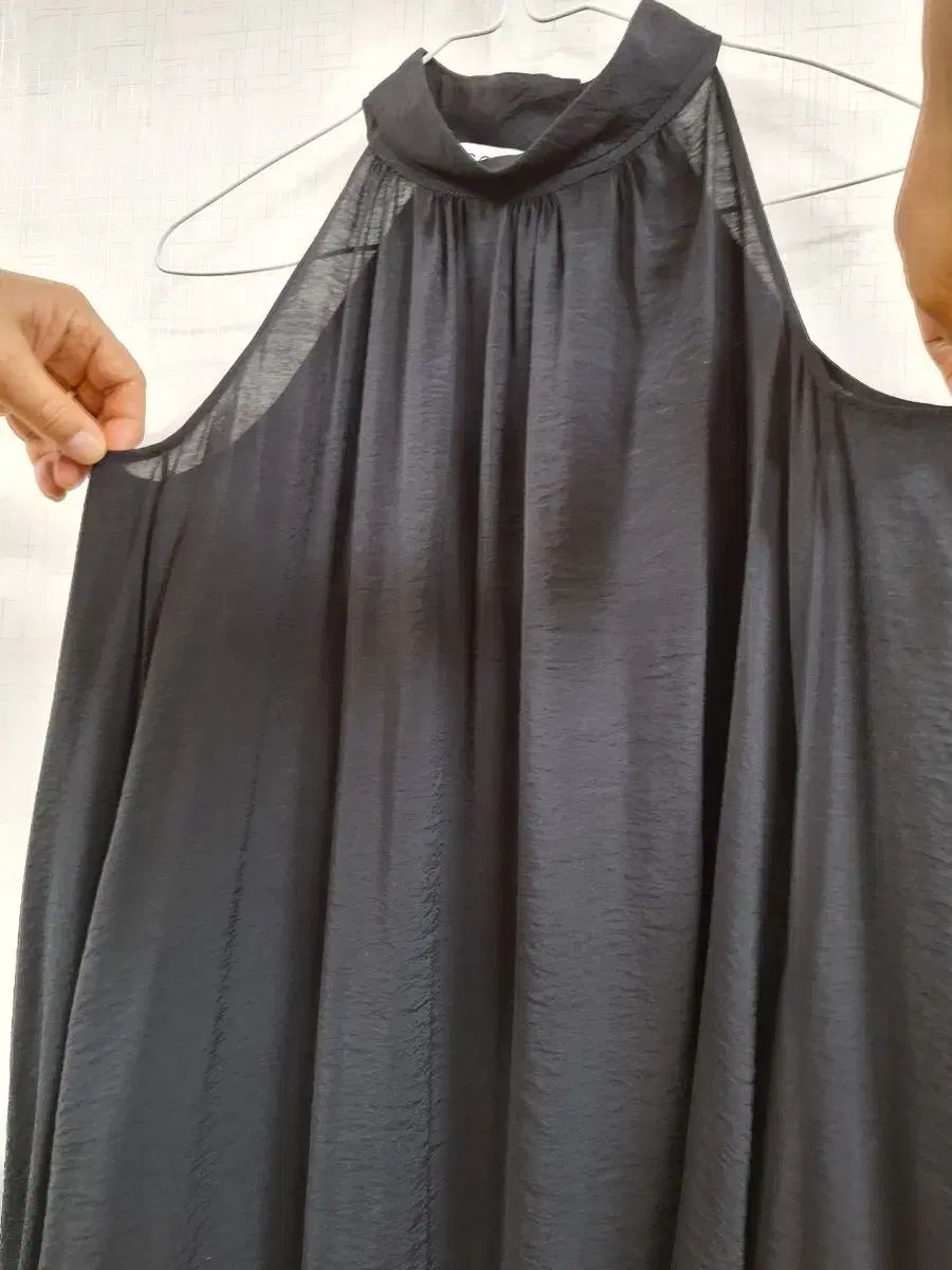 COS ブラック ホルターネック ロング ONE PIECE