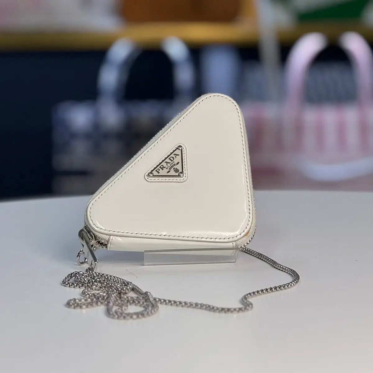 PRADA ブラッシュド ミニ チェーンポーチ