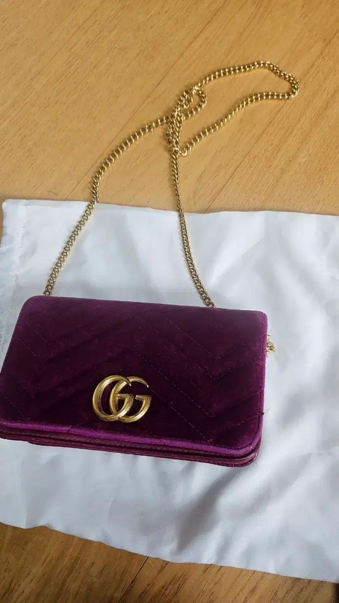 グッチ マーモント ツアーベルベット チェーン 財布 PURPLE パープル