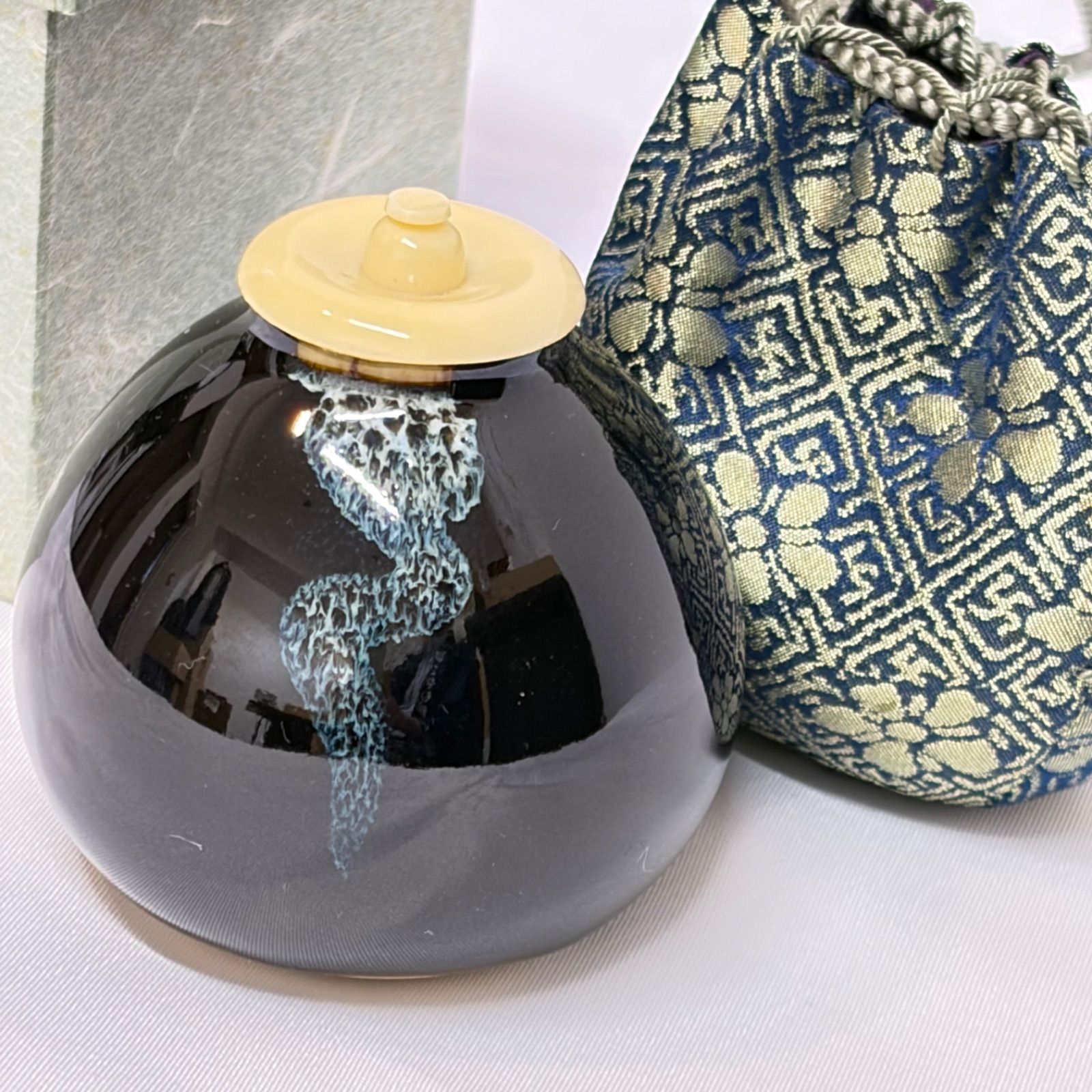 【茶道具】 茄子茶入 「藤種」 仕覆（笹蔓文）共箱