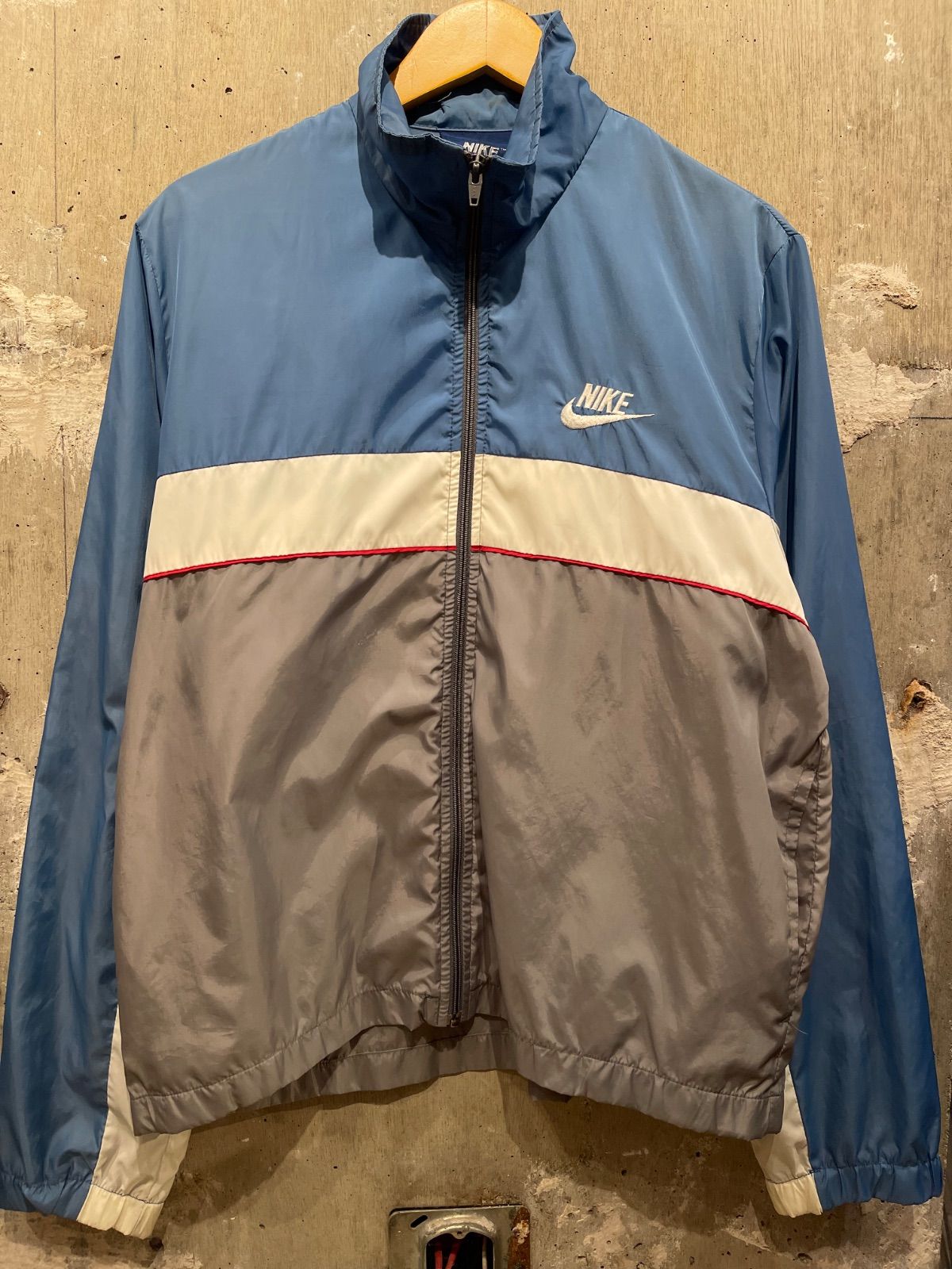 【 80’s NIKE / 紺タグ 】ナイキ ナイロンジャケット トリコロール 薄手 刺繍ロゴ Mサイズ
