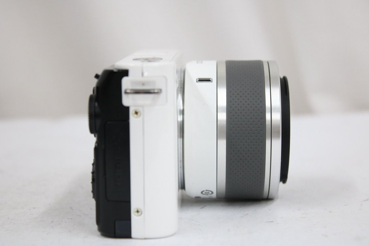 【返品保証】 ニコン Nikon J1 ホワイト 1 NIKKOR 10-30mm F3.5-5.6 VR ミラーレス一眼 e12425 【返品保証】 ニコン Nikon J1 ホワイト 1 NIKKOR 10-30mm F3.5-5.6 VR ミラーレス一眼 e12425