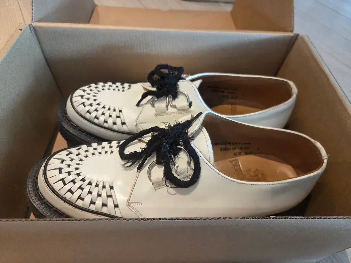 ジョージコックス クリーパー 白 出品