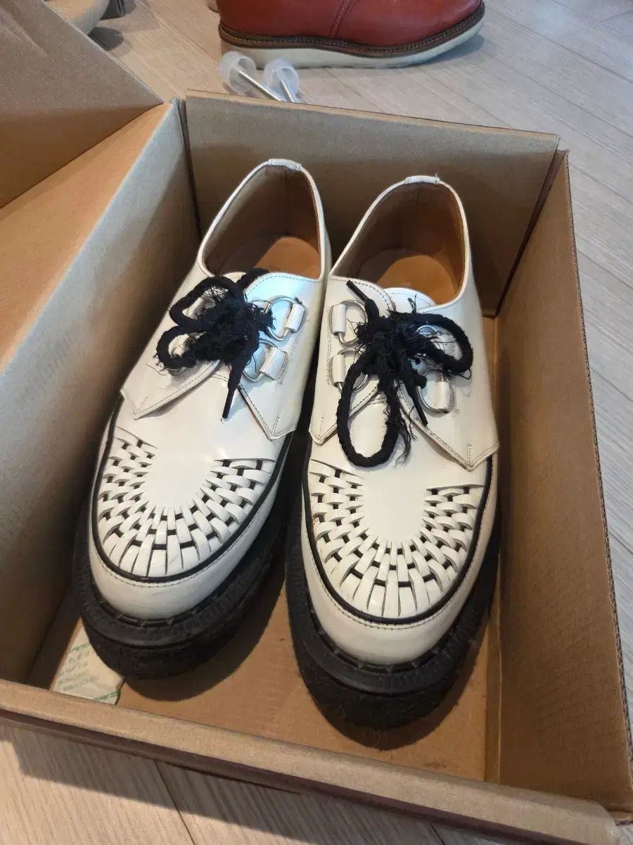 ジョージコックス クリーパー 白 出品