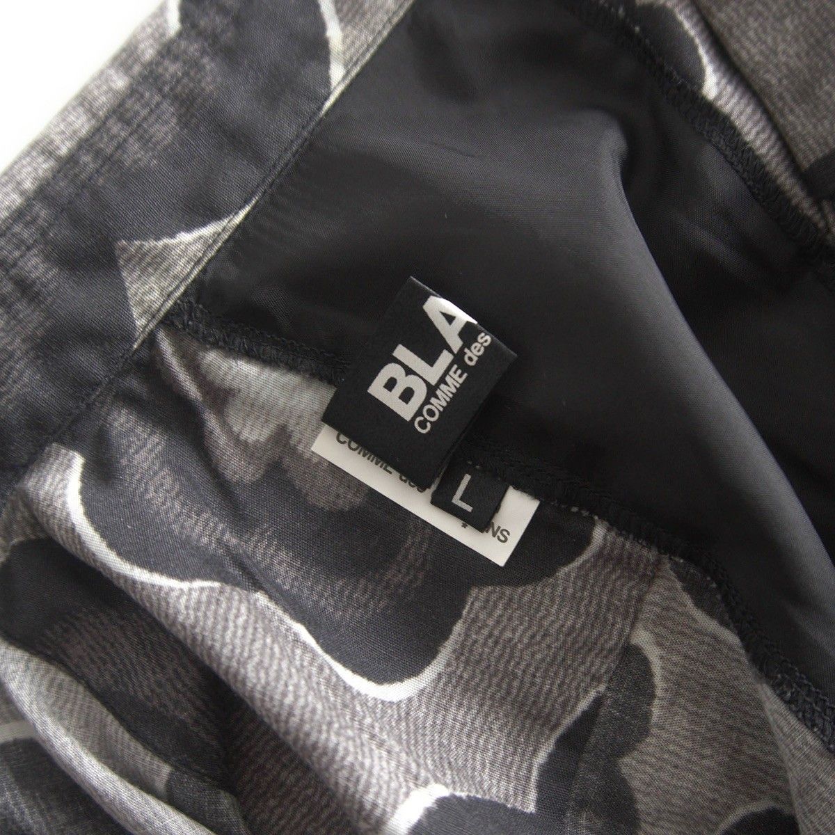 美品】BLACK COMME des GARCONS 【フラワープリント 半袖シャツ】 L