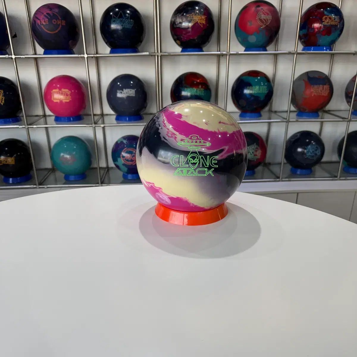 クローンアタック (中古ボーリングボール) (おまけ付き、LEE、リング、ボール、ゴー、リース、タグ、中古、中、クローン、※メルカリshop取引では対象外、ジコウカノウ)