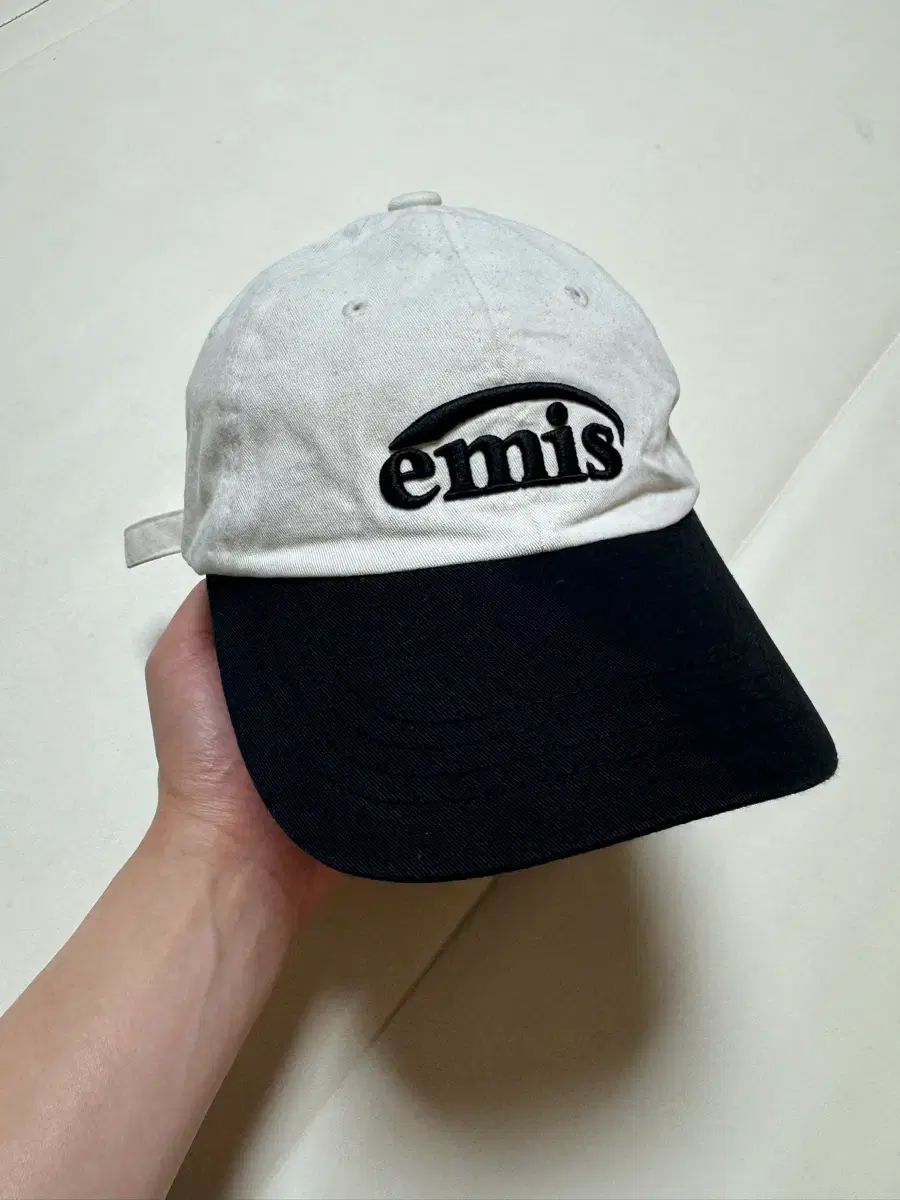 EMIS エ�
2000
�ス ニューロゴ ツートン ブラック ボールキャップ帽子 (傷なしSS 出品価格13 廃盤)