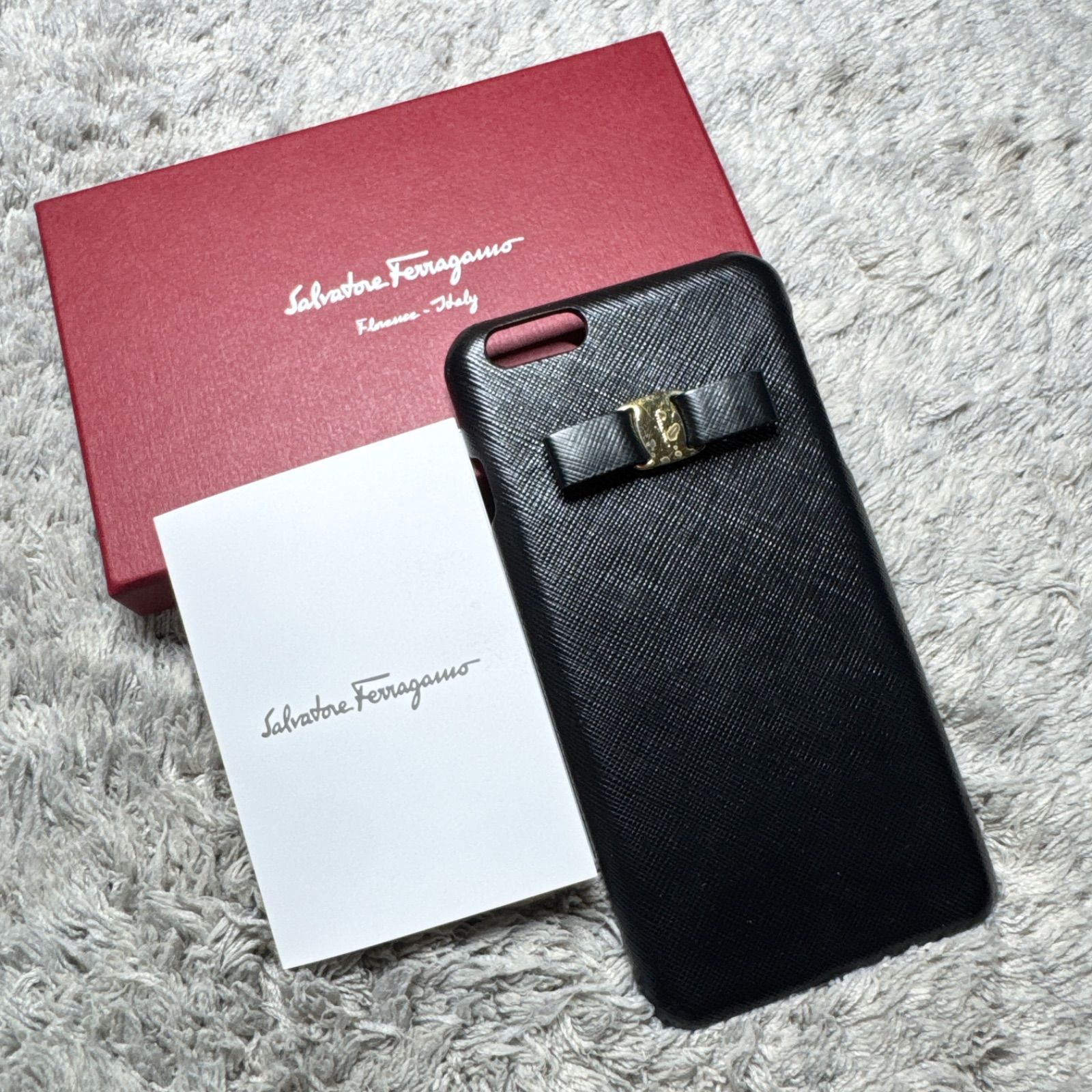 フェラガモ iPhoneケース ブラック 箱付 iPhone6/7/8 - メルカリ
