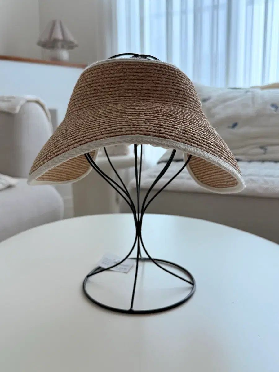 ヘレンカミンスキー アレシア サンキャップ