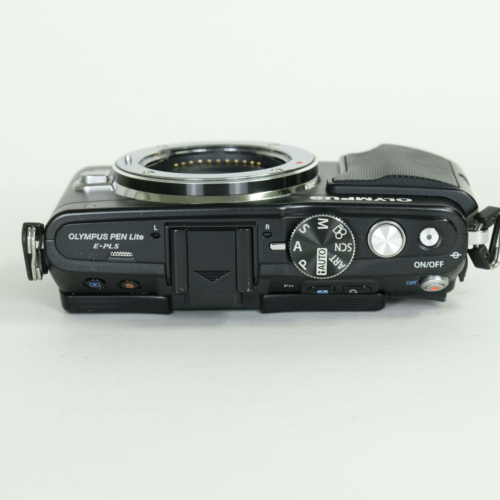 難あり品 | シャッター数2,687回] OLYMPUS PEN Lite E-PL5 ボディ
