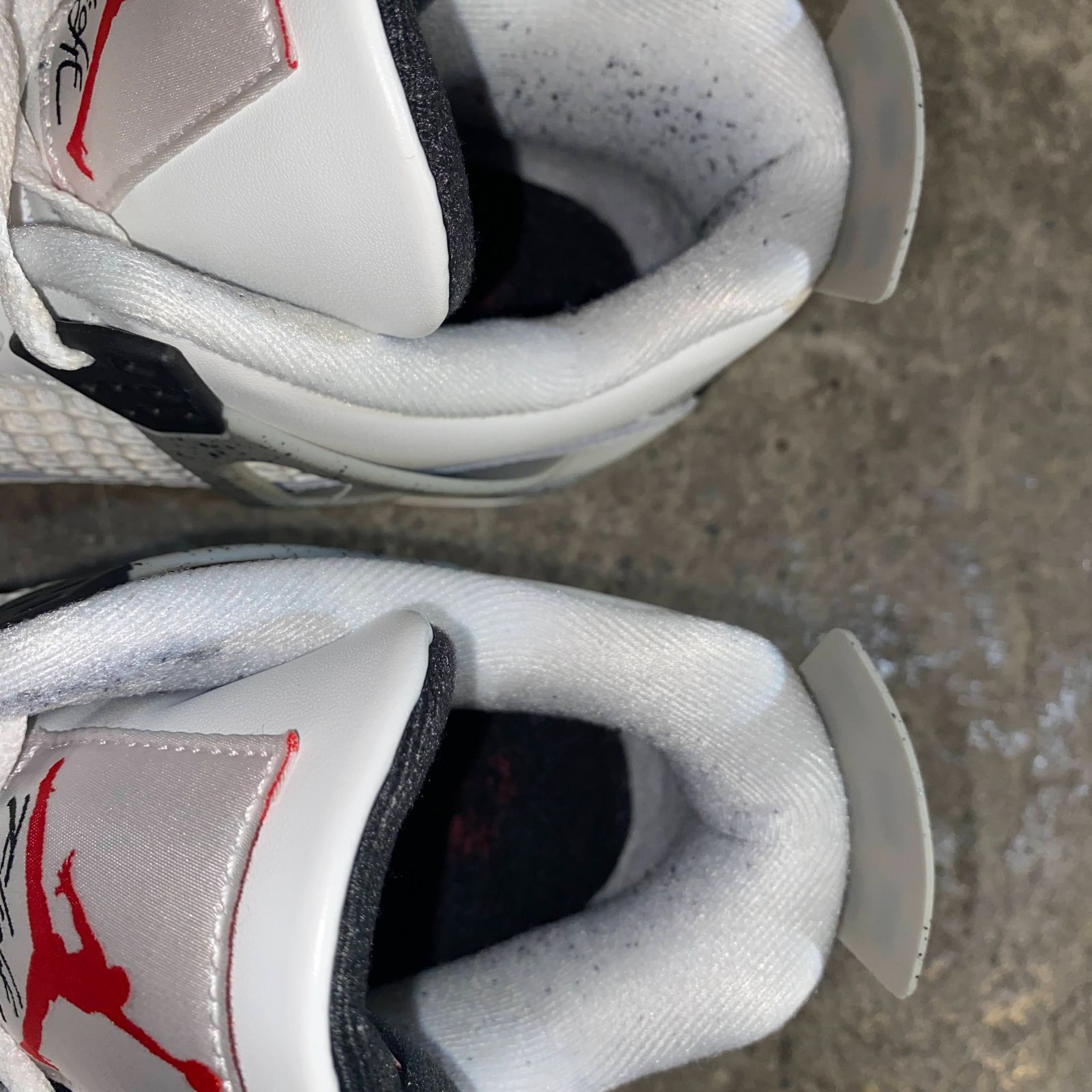 NIKE AIR JORDAN 4 RETRO 