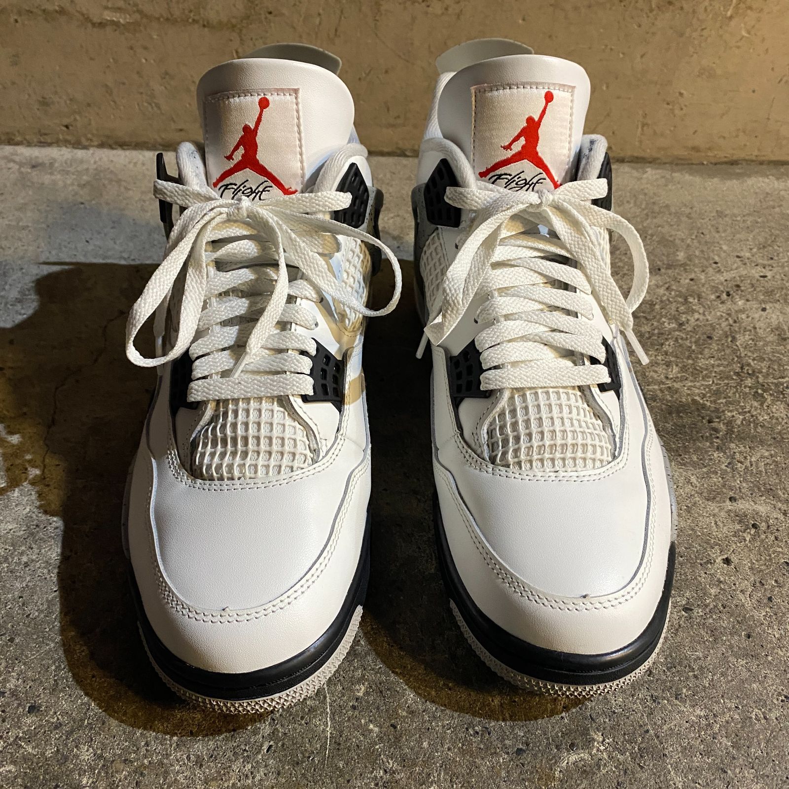 NIKE AIR JORDAN 4 RETRO 
