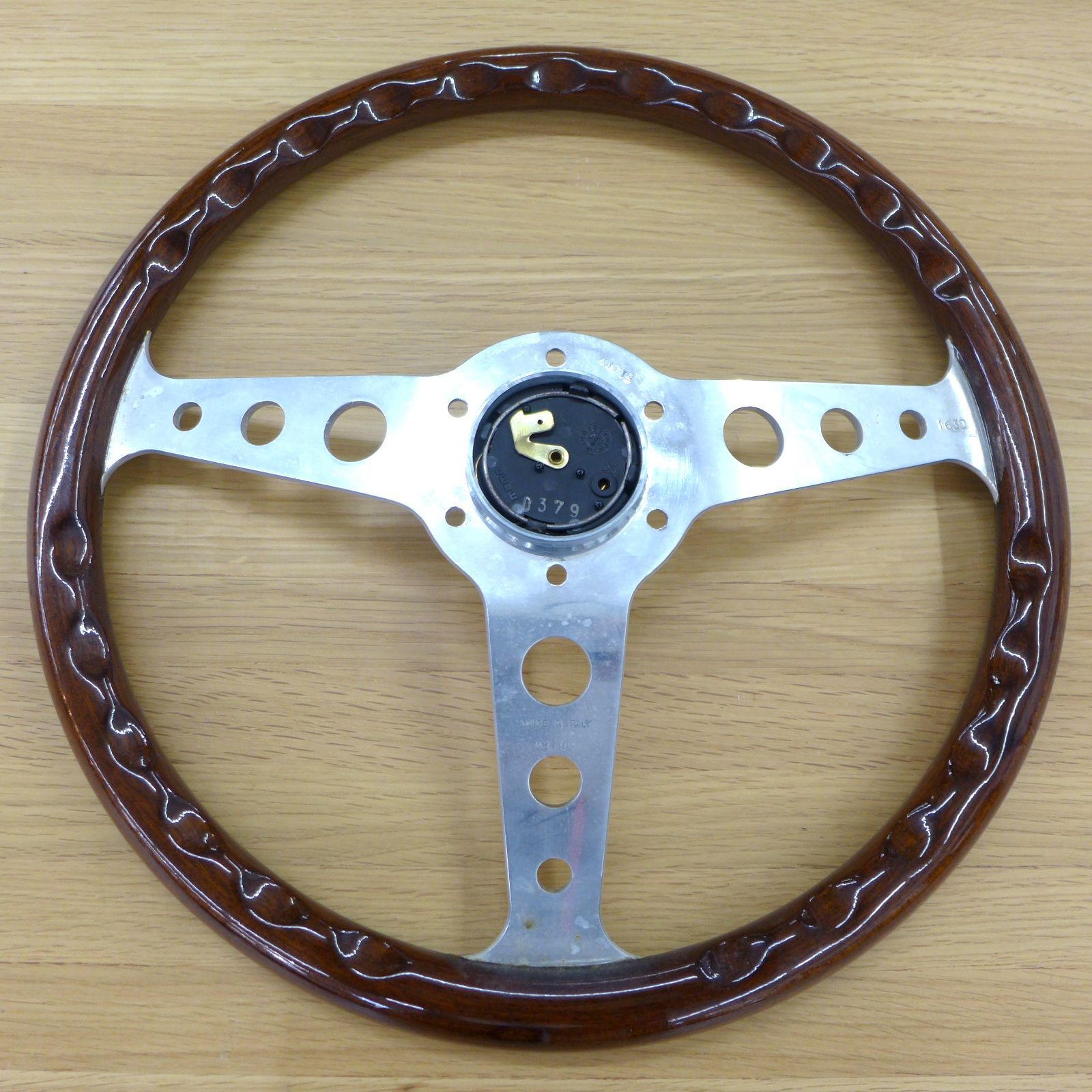 中古品 MOMO Super INDY ウッドステアリング 公田店 - メルカリ