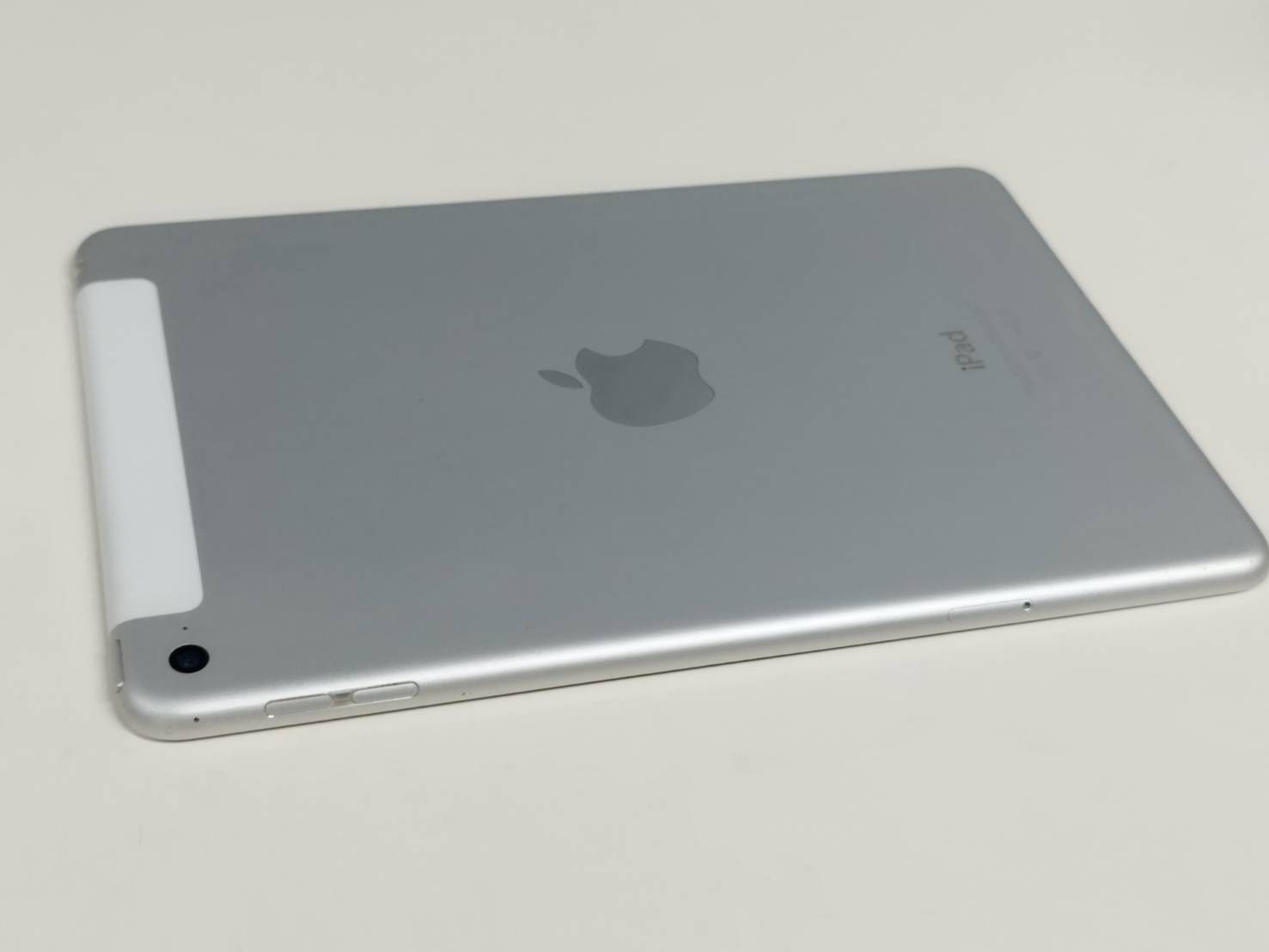 Wi-Fi+セルラー】iPad mini 4/7.9インチ/A1550/128GB〈MK772J/A