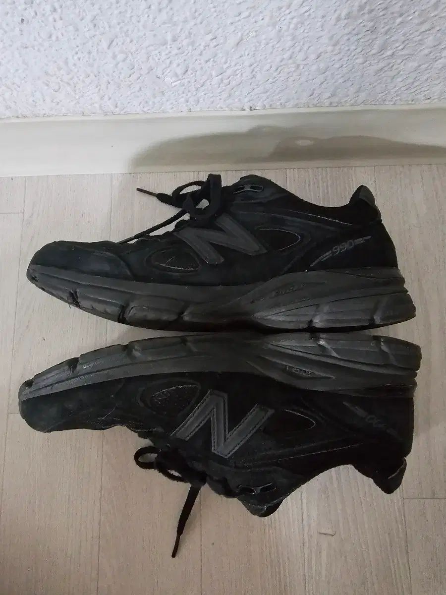 ニューバランス 990v4 トリプル ブラック 265