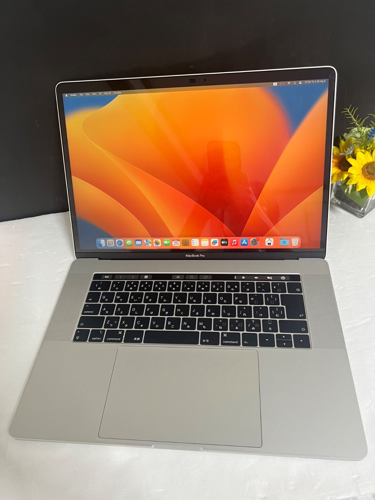 美品 Macbook Pro 2019 Core i7 16GB/256GB 15.4