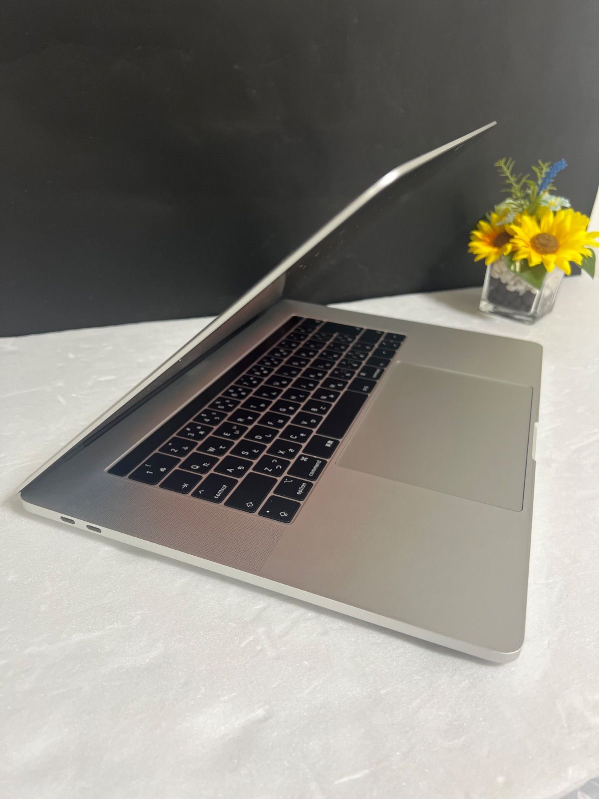 美品 Macbook Pro 2019 Core i7 16GB/256GB 15.4