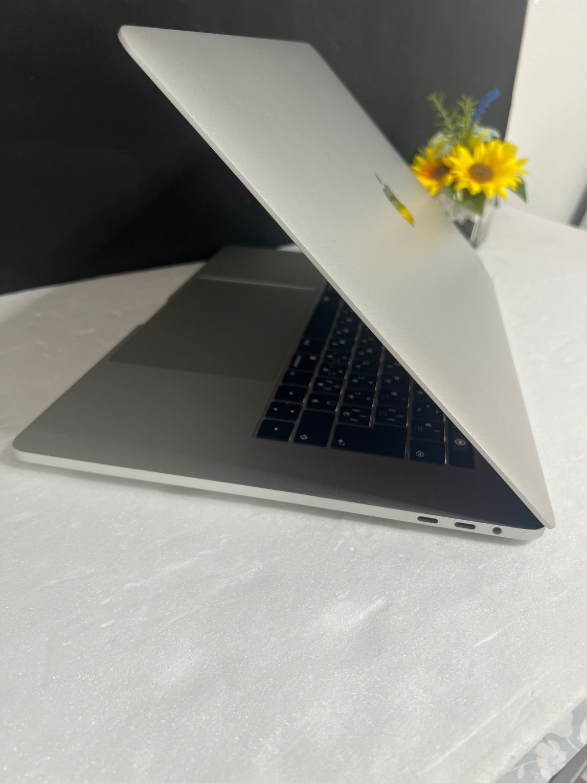 美品 Macbook Pro 2019 Core i7 16GB/256GB 15.4