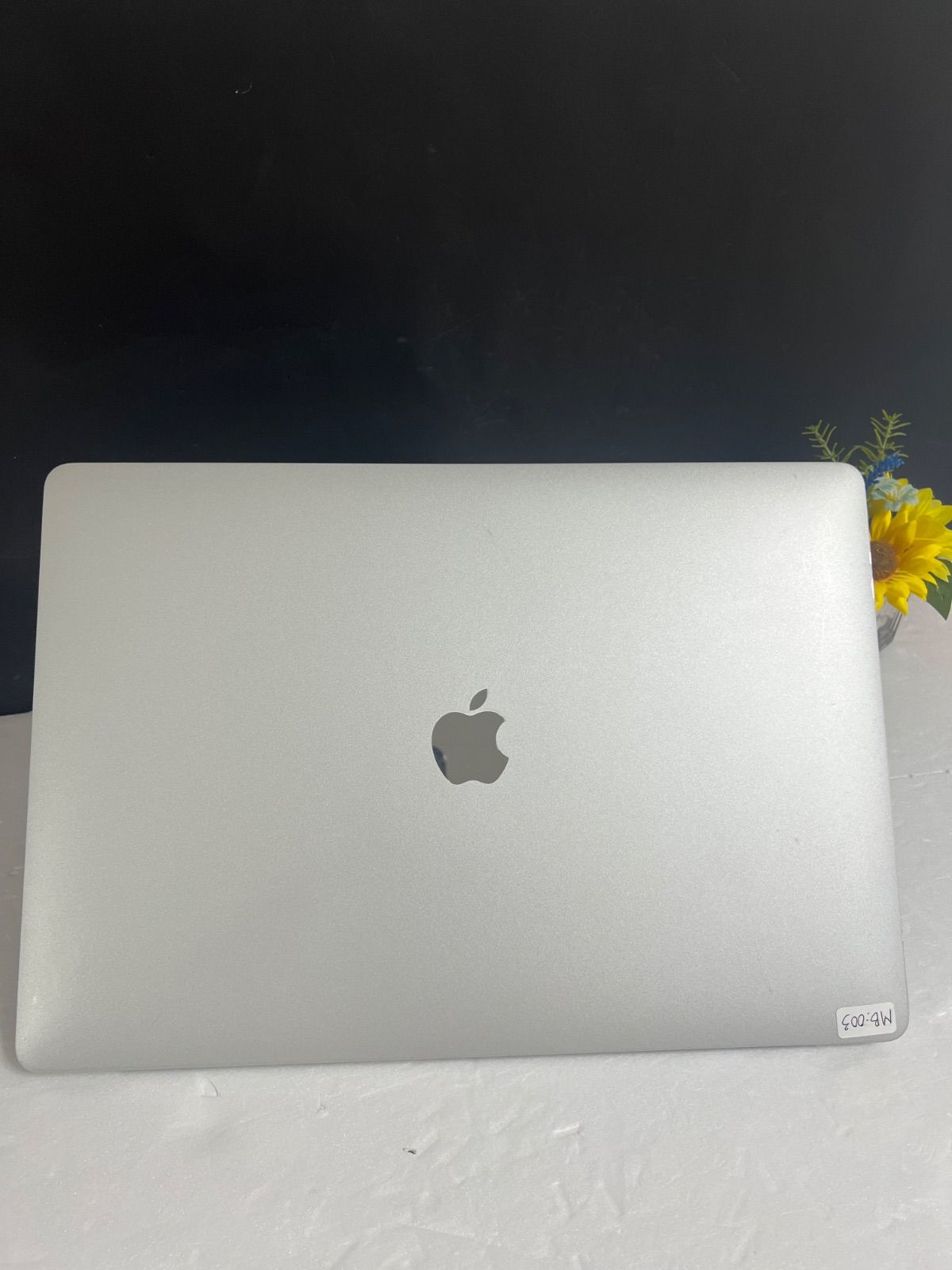 美品 Macbook Pro 2019 Core i7 16GB/256GB 15.4