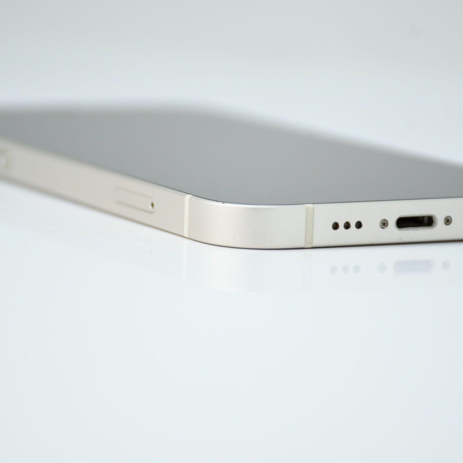 iPhone12 64GB ホワイト docomo SIMフリー - メルカリ