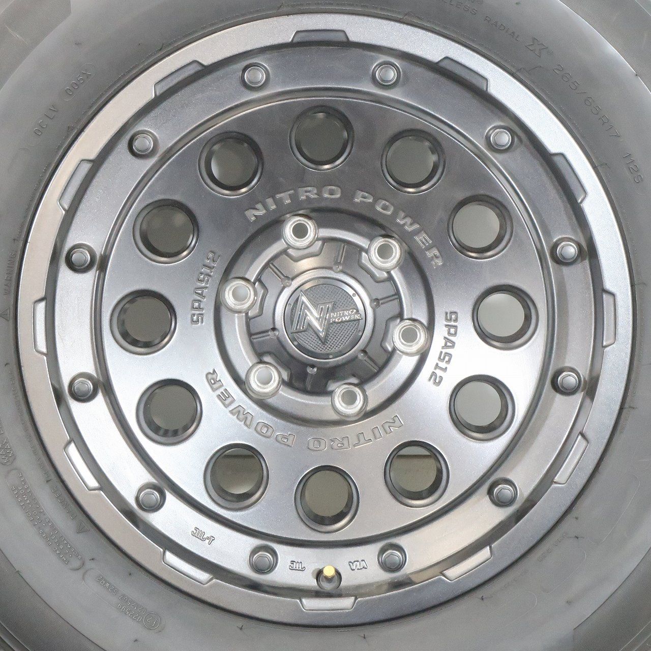 プラド ハイラックス 等 4本 NITRO POWER H12 SHOTGUN 17インチ 8J +20 6H PCD139.7 ラジアル ミシュラン ラティテュードツアー 265/65R17 プラド ハイラックス 等 4本 NITRO POWER H12 SHOTGUN 17インチ 8J +20 6H PCD139.7 ラジアル ミシュラン ラティテュードツアー 265/65R17