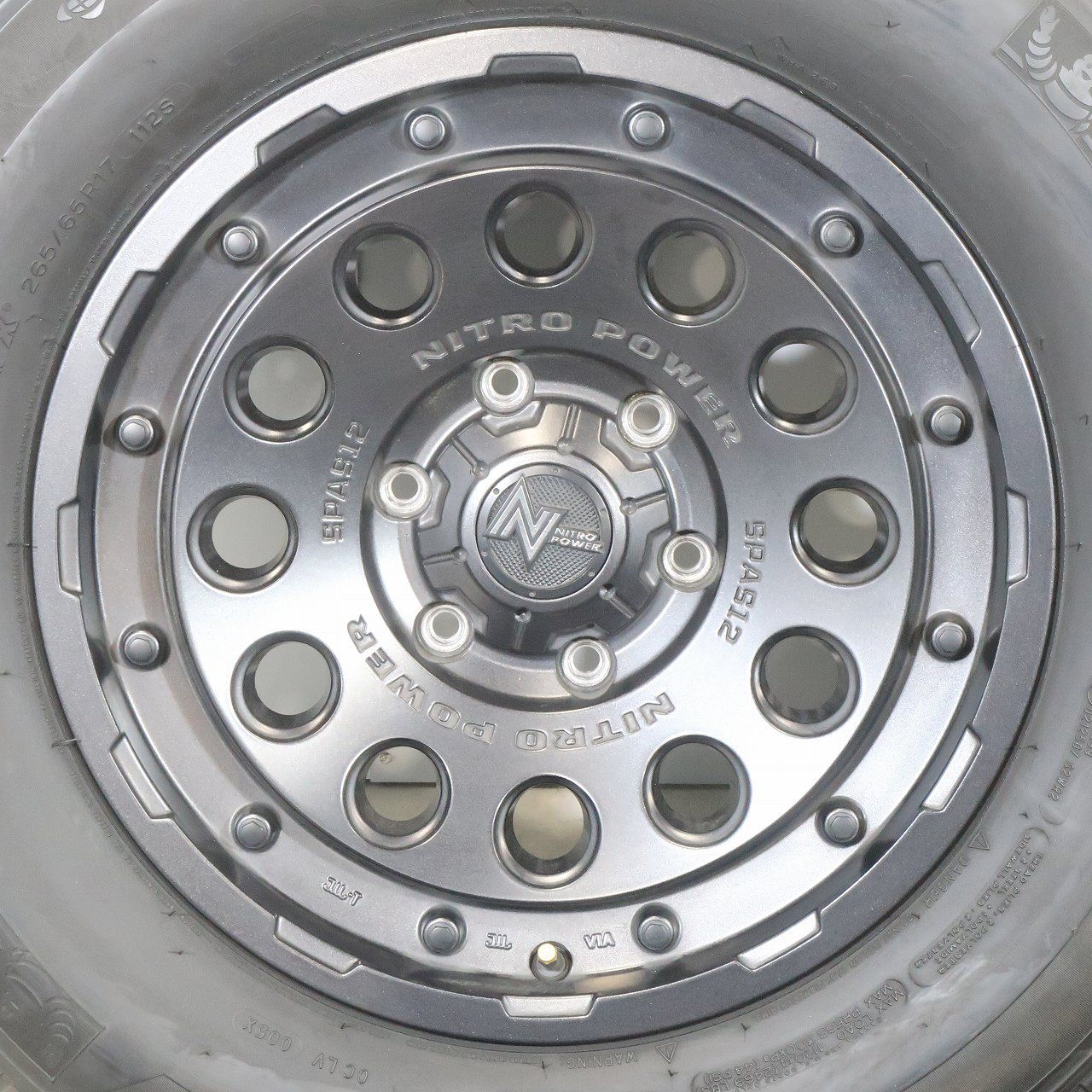 プラド ハイラックス 等 4本 NITRO POWER H12 SHOTGUN 17インチ 8J +20 6H PCD139.7 ラジアル ミシュラン ラティテュードツアー 265/65R17 プラド ハイラックス 等 4本 NITRO POWER H12 SHOTGUN 17インチ 8J +20 6H PCD139.7 ラジアル ミシュラン ラティテュードツアー 265/65R17