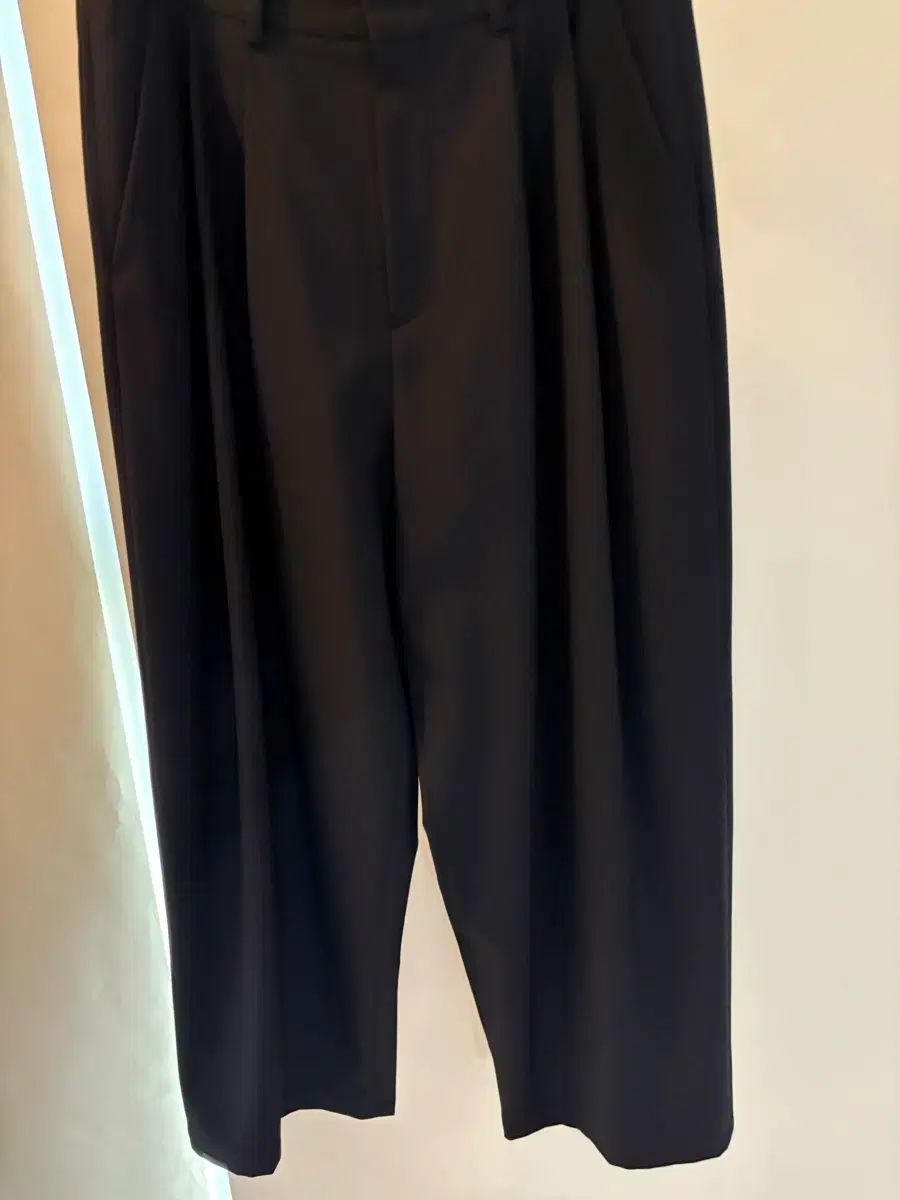 SYSTEM homme パリ ウール ブレンド ツータック ワイド パンツ ブラック 82サイズ