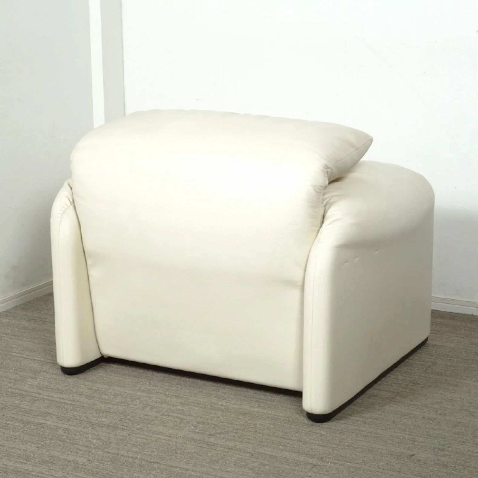 ◾︎SELUNO◾︎ 【展示超美品】Cassina カッシーナ 675 MARALUNGA