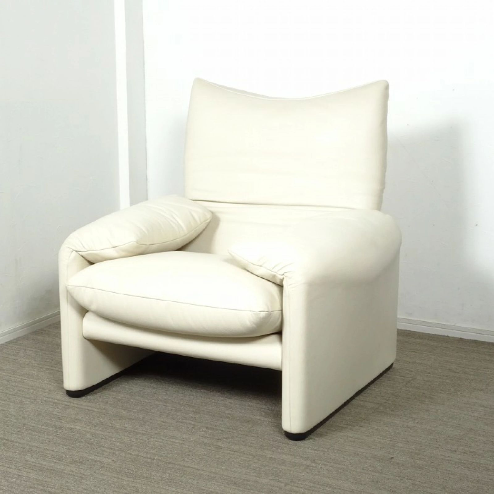 ◾︎SELUNO◾︎ 【展示超美品】Cassina カッシーナ 675 MARALUNGA