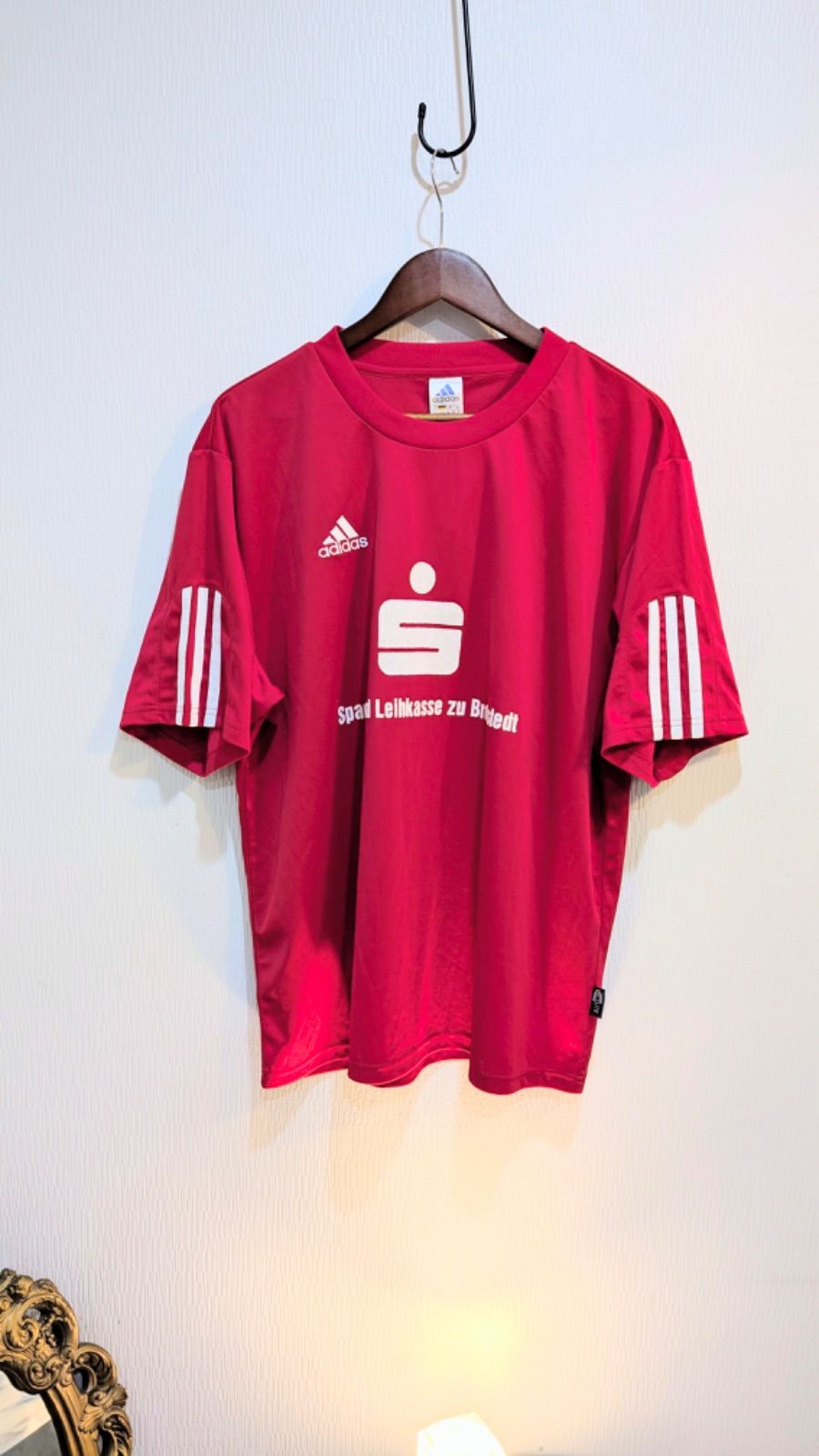 企業Tシャツ　ドイツ銀行　レア　adidas Lサイズ　赤　北欧直輸入　ポリエステル 発泡プリント