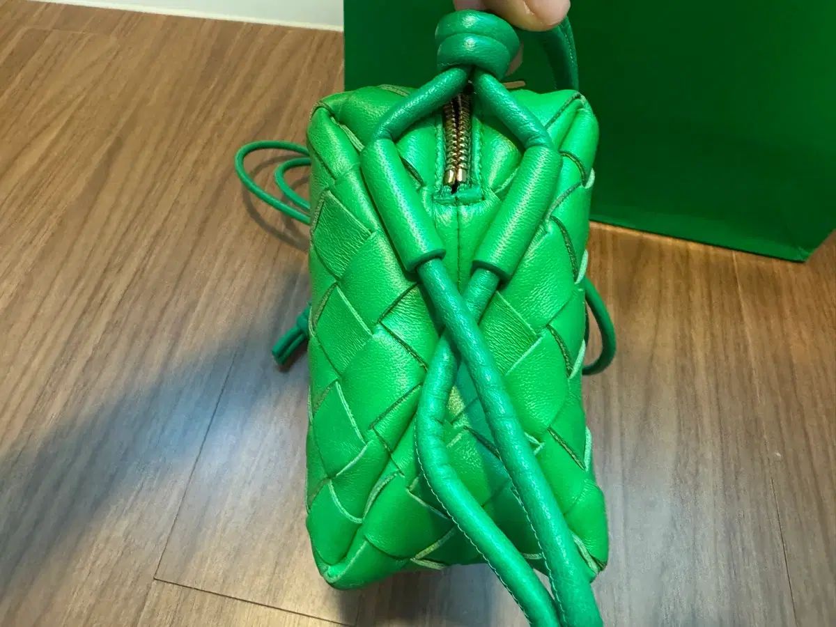 BOTTEGA VENETA ボッテガ・ヴェネタ ミニ ループバッグ