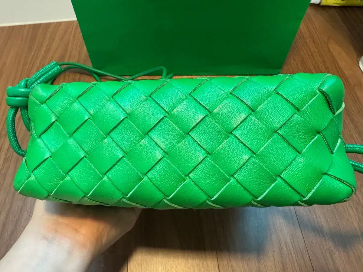 BOTTEGA VENETA ボッテガ・ヴェネタ ミニ ループバッグ