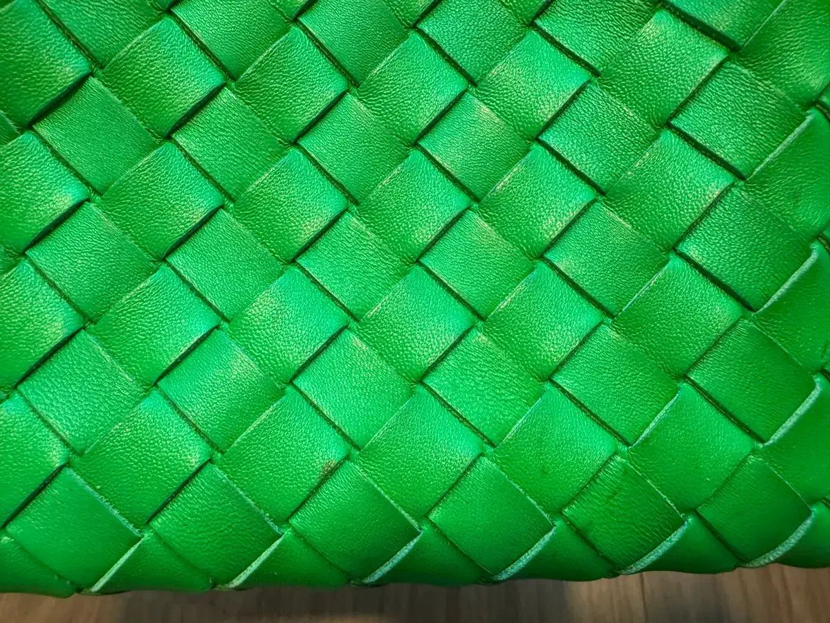 BOTTEGA VENETA ボッテガ・ヴェネタ ミニ ループバッグ