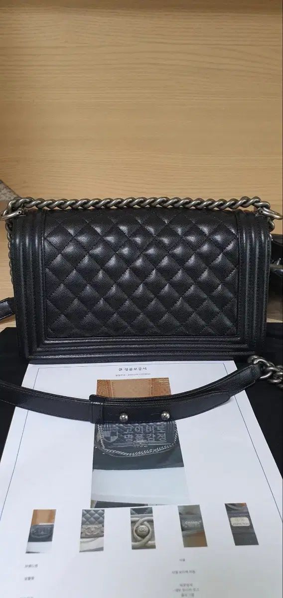 シャネル ボーイシャネル ミディアム キャビア シルバー金具 クロス/ショルダーバッグ 正規品 S級 (鑑定書O) シャネル ボーイシャネル ミディアム キャビア シルバー金具 クロス/ショルダーバッグ 正規品 S級 (鑑定書O)
