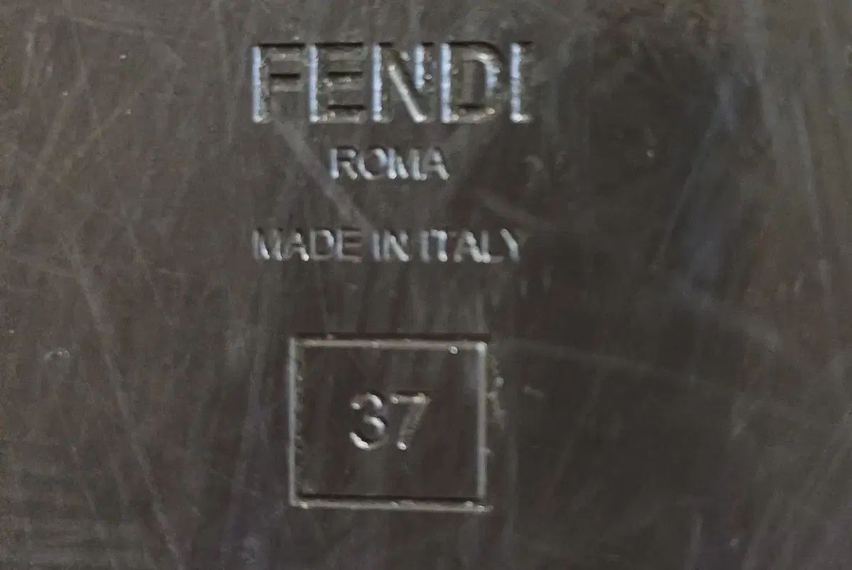 フェンディ(FENDI) FF ロゴシャーリング サンダル スライド 37 サイズ フェンディ(FENDI) FF ロゴシャーリング サンダル スライド 37 サイズ
