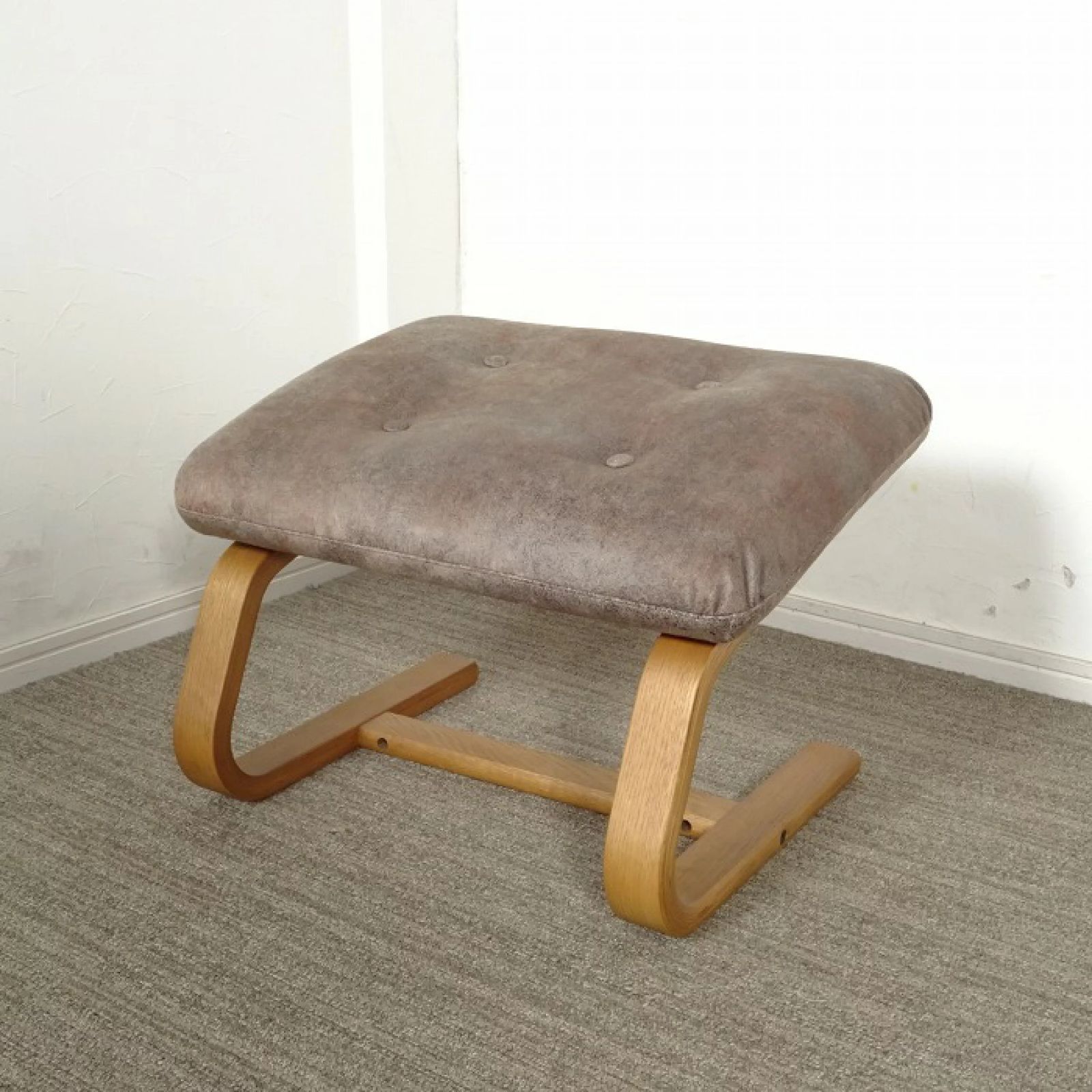 Fuji Furniture クリーム色 スエード調オットマン ◾︎SELUNO◾︎ 【短期展示超美品】FUJI FURNITURE 冨士ファニチア